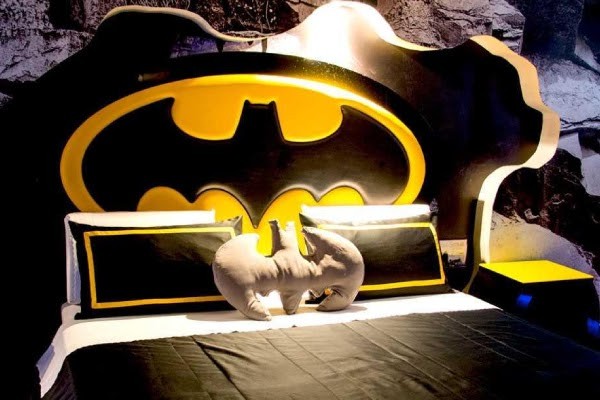 Conoce el Love Hotel que tiene una habitación dedicada a Batman - Let's  Kinky - Let's Kinky